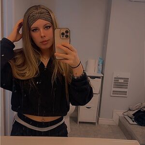 Meet your Posher, Taylor